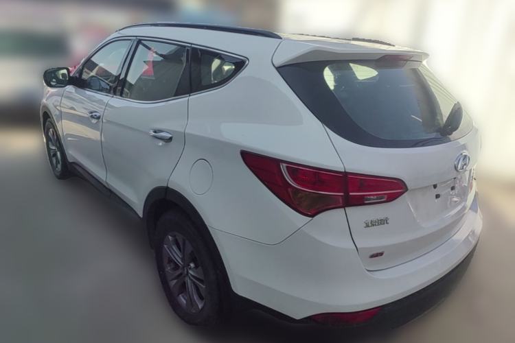Used Hyundai Santa Fe 2015 2.4L Automatic All-Wheel Drive Smart Version 5 Seats Rear Left 45 Deg