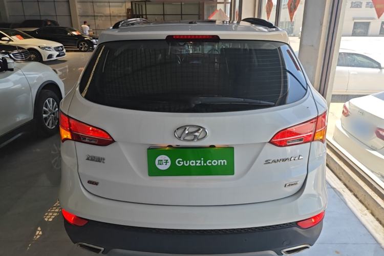 Used Hyundai Santa Fe 2015 2.4L Automatic All-Wheel Drive Smart Version 5 Seats Rear