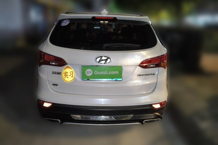 Used Hyundai Santa Fe 2015 2.4L Automatic Two-Wheel Drive Smart Version 5 Seats Rear