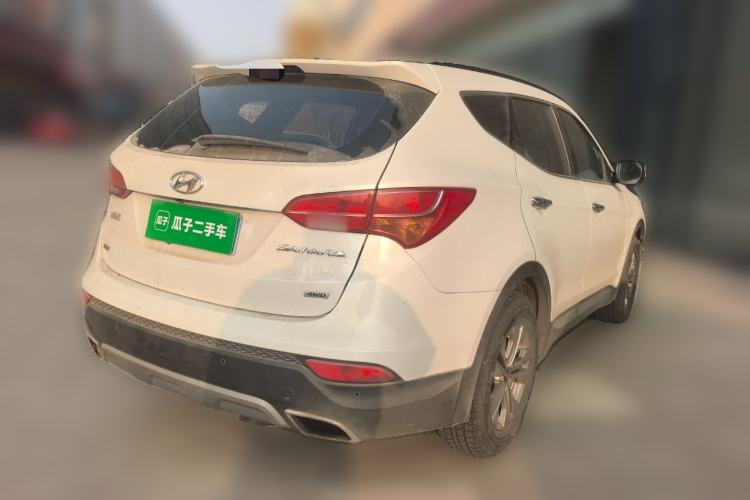 Used Hyundai Santa Fe 2015 2.4L Automatic All-Wheel Drive Smart Version 5 Seats Rear Right 45 Deg
