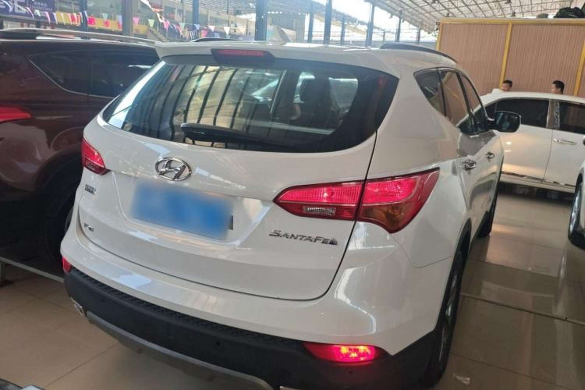 Used Hyundai Santa Fe 2015 2.0T Automatic Two-Wheel Drive Smart Version 5 Seats Rear Right 45 Deg