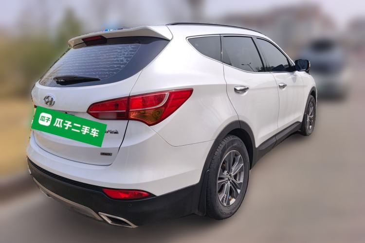 Used Hyundai Santa Fe 2015 2.4L Automatic All-Wheel Drive Smart Version 5 Seats Rear Right 45 Deg