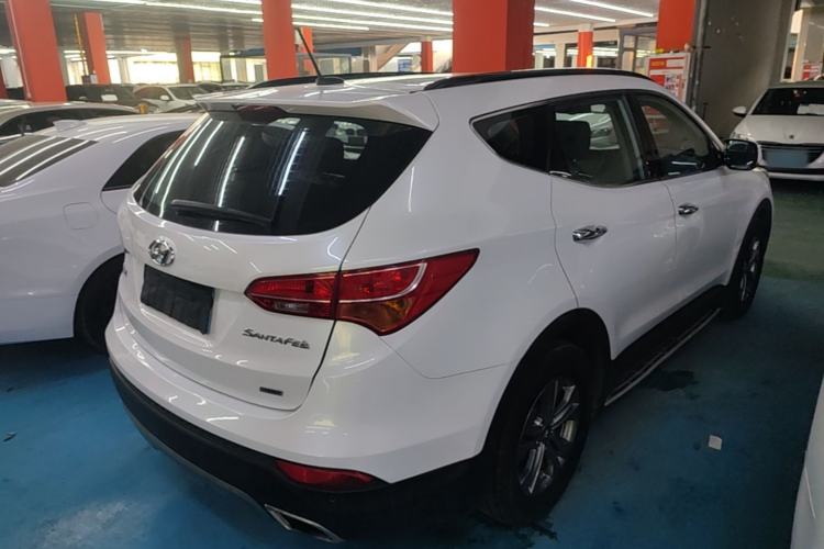 Used Hyundai Santa Fe 2015 2.4L Automatic All-Wheel Drive Smart Version 5 Seats Rear Right 45 Deg