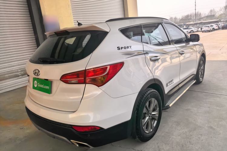 Used Hyundai Santa Fe 2015 2.4L Automatic Two-Wheel Drive Comfort Edition 5 Seats Rear Right 45 Deg