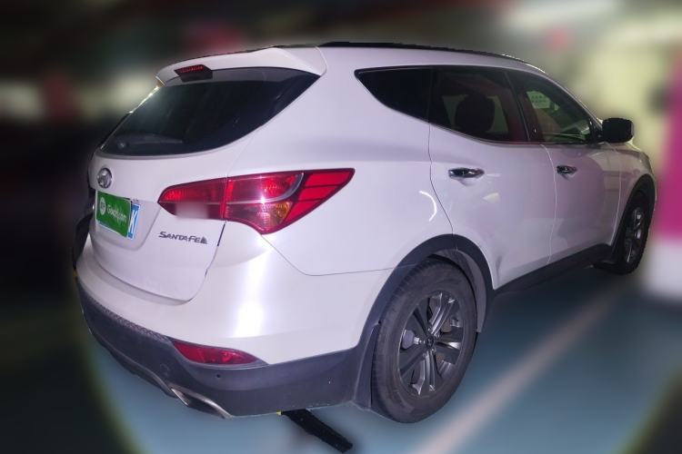 Used Hyundai Santa Fe 2015 2.0T Automatic Two-Wheel Drive Smart Version 5 Seats Rear Right 45 Deg