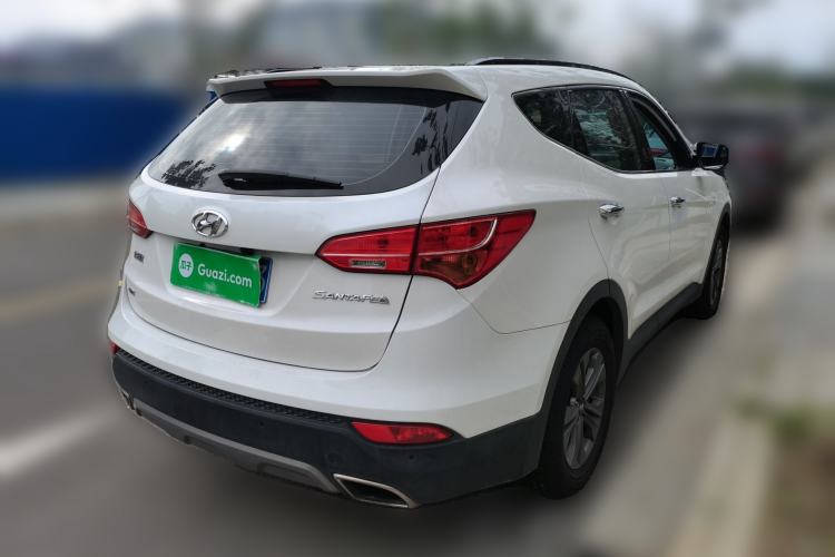 Used Hyundai Santa Fe 2015 2.4L Automatic Two-Wheel Drive Smart Version 5 Seats Rear Right 45 Deg