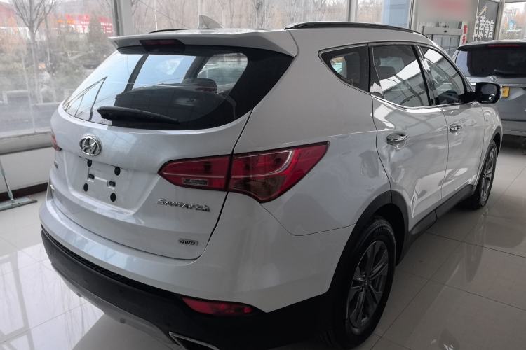 Used Hyundai Santa Fe 2015 2.0T Automatic All-Wheel Drive Smart Version 5 Seats Rear Right 45 Deg