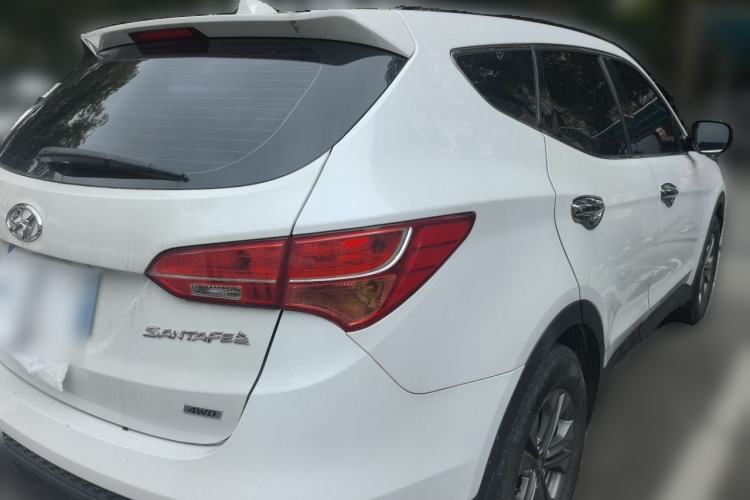 Used Hyundai Santa Fe 2015 2.0T Automatic All-Wheel Drive Smart Version 5 Seats Rear Right 45 Deg