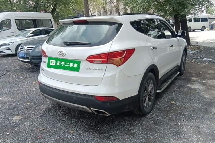 Used Hyundai Santa Fe 2015 2.4L Automatic Two-Wheel Drive Smart Version 5 Seats Rear Right 45 Deg