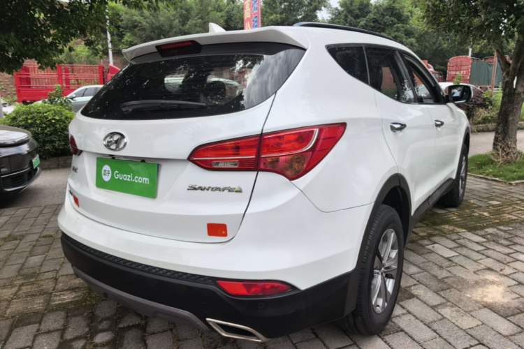 Used Hyundai Santa Fe 2015 2.0T Automatic Two-Wheel Drive Smart Version 5 Seats Rear Right 45 Deg