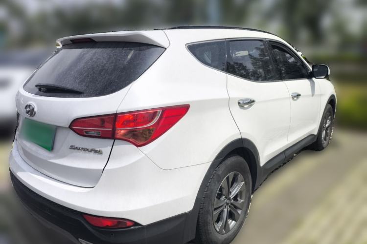 Used Hyundai Santa Fe 2015 2.4L Automatic Two-Wheel Drive Smart Version 5 Seats Rear Right 45 Deg