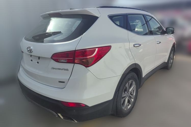 Used Hyundai Santa Fe 2015 2.4L Automatic All-Wheel Drive Smart Version 5 Seats Rear Right 45 Deg