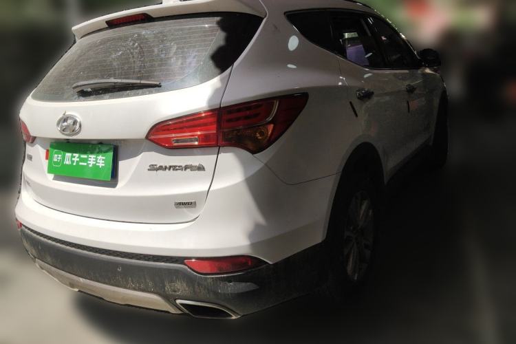 Used Hyundai Santa Fe 2015 2.0T Automatic 4x4 Top-Grade 7-Seater Rear Right 45 Deg