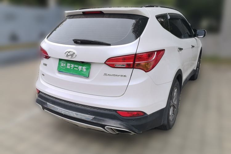 Used Hyundai Santa Fe 2015 2.4L Automatic Two-Wheel Drive Smart Version 5 Seats Rear Right 45 Deg