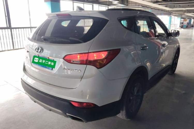 Used Hyundai Santa Fe 2015 2.0T Automatic Two-Wheel Drive Smart Version 5 Seats Rear Right 45 Deg
