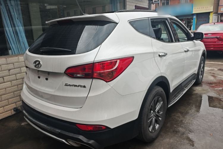 Used Hyundai Santa Fe 2015 2.4L Automatic Two-Wheel Drive Smart Version 5 Seats Rear Right 45 Deg
