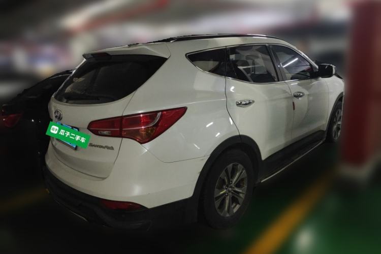 Used Hyundai Santa Fe 2015 2.4L Automatic Two-Wheel Drive Smart Version 5 Seats Rear Right 45 Deg