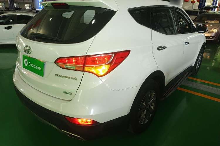 Used Hyundai Santa Fe 2015 2.0T Automatic 4x4 Smart 7-Seater Rear Right 45 Deg