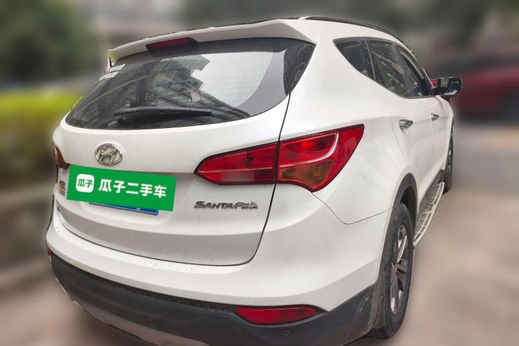 Used Hyundai Santa Fe 2015 2.4L Automatic Two-Wheel Drive Smart Version 5 Seats Rear Right 45 Deg