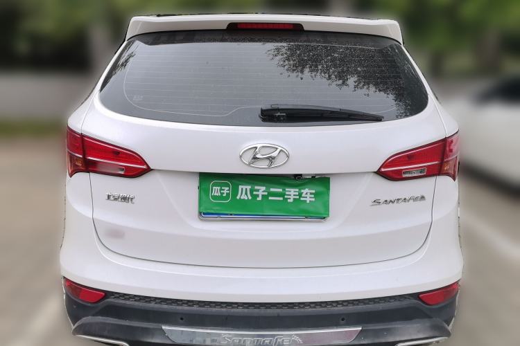 Used Hyundai Santa Fe 2015 2.4L Automatic Two-Wheel Drive Smart Version 5 Seats Rear