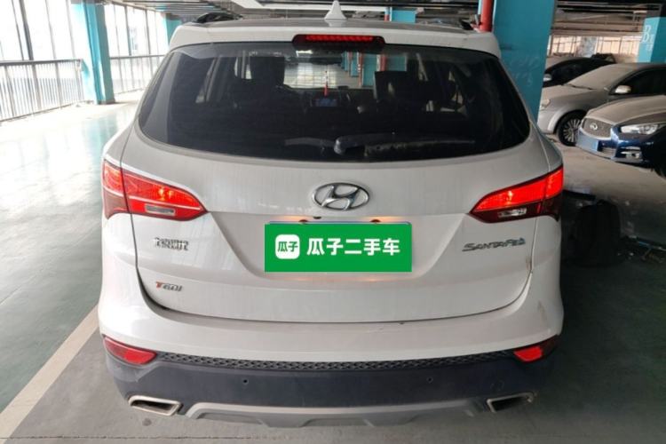 Used Hyundai Santa Fe 2015 2.0T Automatic Two-Wheel Drive Smart Version 5 Seats Rear