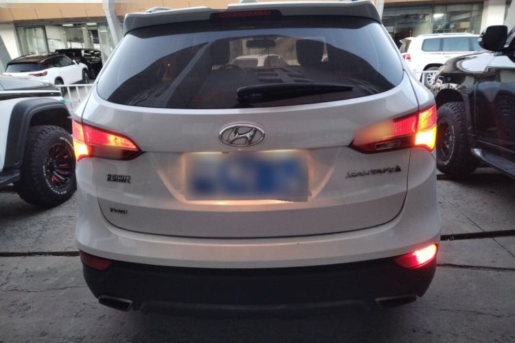 Used Hyundai Santa Fe 2015 2.0T Automatic Two-Wheel Drive Smart Version 5 Seats Rear
