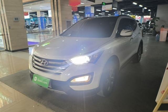 Used Hyundai Santa Fe 2015 2.0T Automatic Two-Wheel Drive Smart Version 5 Seats