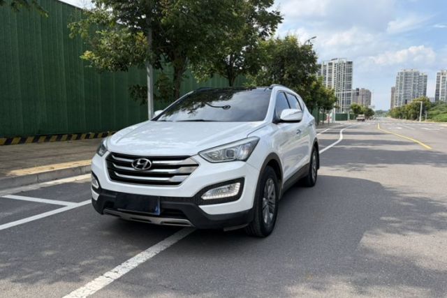 Hyundai Santa Fe 2015 2.0T Automatic Two-Wheel Drive Smart Version 5 Seats usado