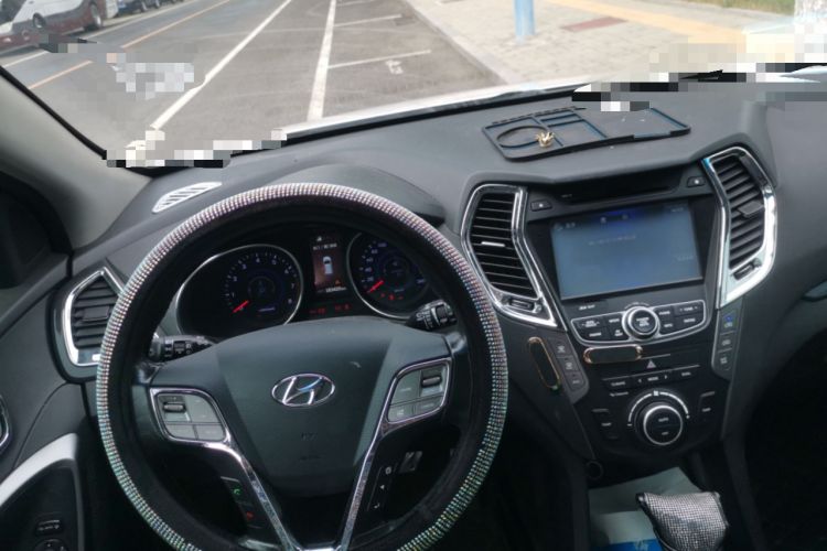 Used Hyundai Santa Fe 2015 2.0T Automatic 4x4 Smart 7-Seater Steering Wheel
