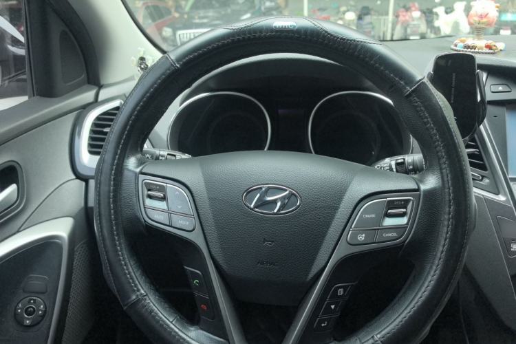 Used Hyundai Santa Fe 2015 2.0T Automatic All-Wheel Drive Smart Version 5 Seats Steering Wheel