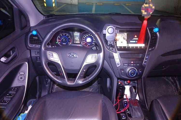 Used Hyundai Santa Fe 2015 2.0T Automatic 4x4 Smart 7-Seater Steering Wheel