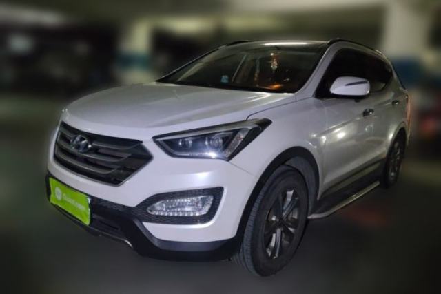 Used Hyundai Santa Fe 2015 2.4L Automatic Two-Wheel Drive Smart Version 5 Seats