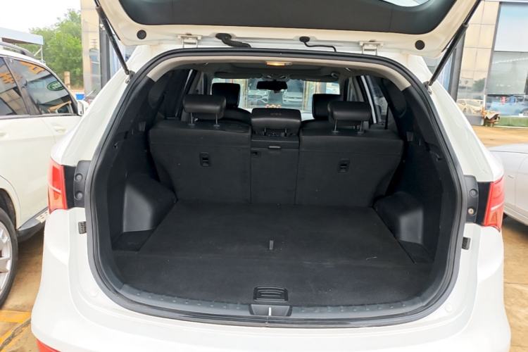 Used Hyundai Santa Fe 2015 2.0T Automatic Two-Wheel Drive Smart Version 5 Seats Trunk