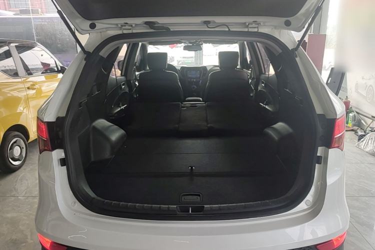 Used Hyundai Santa Fe 2015 2.0T Automatic Two-Wheel Drive Smart Version 5 Seats Trunk