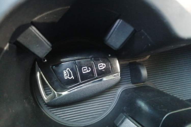 Used Hyundai Santa Fe 2015 2.0T Automatic 4x4 Smart 7-Seater Vehicle Key