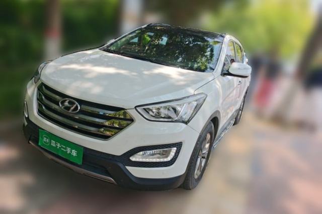Used Hyundai Santa Fe 2015 2.0T Automatic Two-Wheel Drive Smart Version 5 Seats