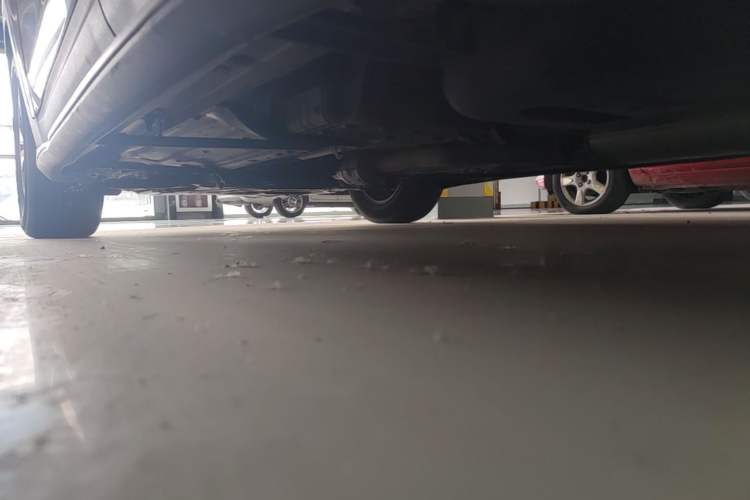 Used Hyundai Santa Fe 2015 2.0T Automatic 4x4 Smart 7-Seater Chassis Rear Left