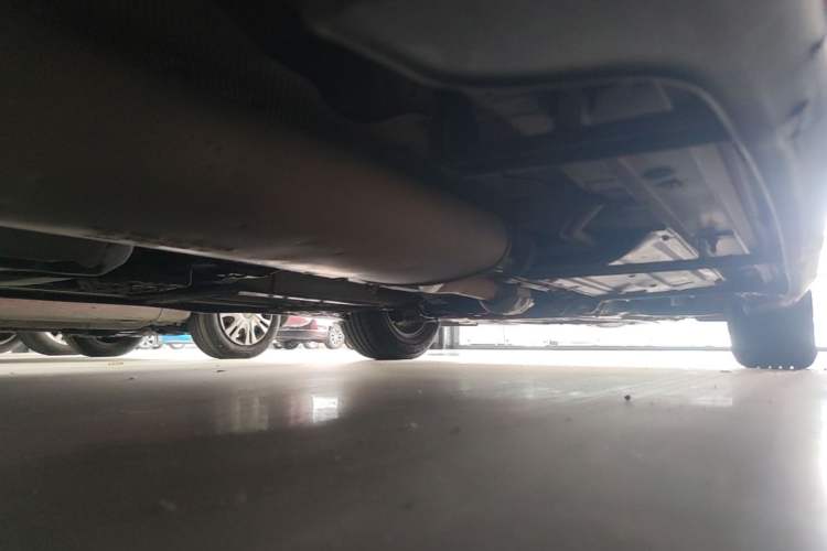 Used Hyundai Santa Fe 2015 2.0T Automatic 4x4 Smart 7-Seater Chassis Rear Right