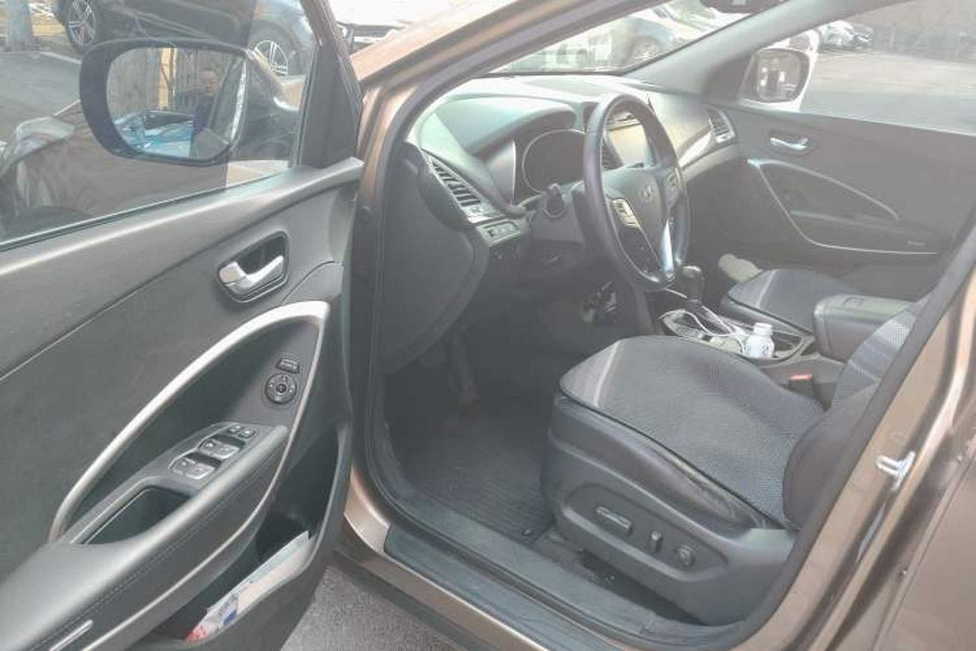 Used Hyundai Santa Fe 2015 2.0T Automatic All-Wheel Drive Smart Version 5 Seats Driver Seat