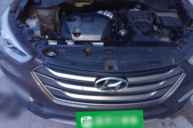 Used Hyundai Santa Fe 2015 2.0T Automatic All-Wheel Drive Smart Version 5 Seats Engine Bay