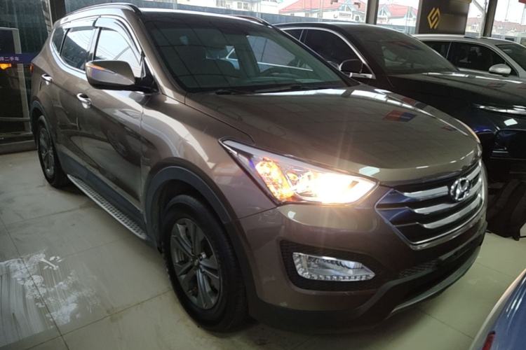 Used Hyundai Santa Fe 2015 2.4L Automatic Two-Wheel Drive Smart Version 5 Seats Exterior 1