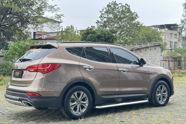 Used Hyundai Santa Fe 2015 2.0T Automatic Two-Wheel Drive Smart Version 5 Seats Exterior 3
