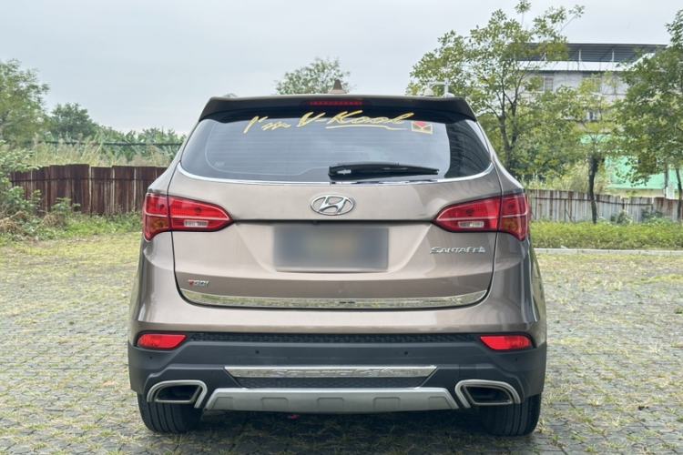 Used Hyundai Santa Fe 2015 2.0T Automatic Two-Wheel Drive Smart Version 5 Seats Exterior 5