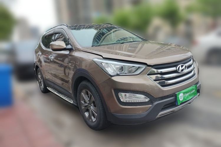 Used Hyundai Santa Fe 2015 2.0T Automatic Two-Wheel Drive Smart Version 5 Seats Front Right 45 Deg