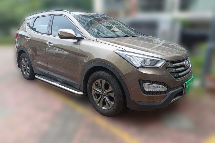 Used Hyundai Santa Fe 2015 2.0T Automatic Two-Wheel Drive Smart Version 5 Seats Front Right 45 Deg