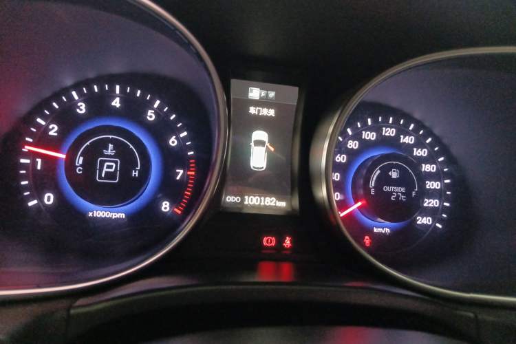 Used Hyundai Santa Fe 2015 2.4L Automatic Two-Wheel Drive Comfort Edition 5 Seats Instrument Cluster