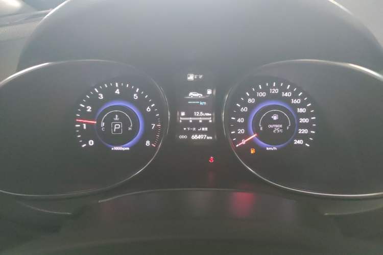 Used Hyundai Santa Fe 2015 2.0T Automatic 4x4 Smart 7-Seater Instrument Cluster