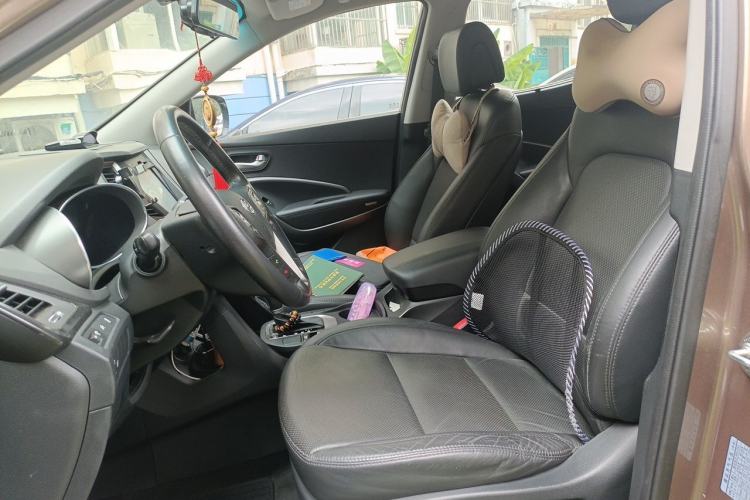Used Hyundai Santa Fe 2015 2.0T Automatic Two-Wheel Drive Smart Version 5 Seats Left Front Seat