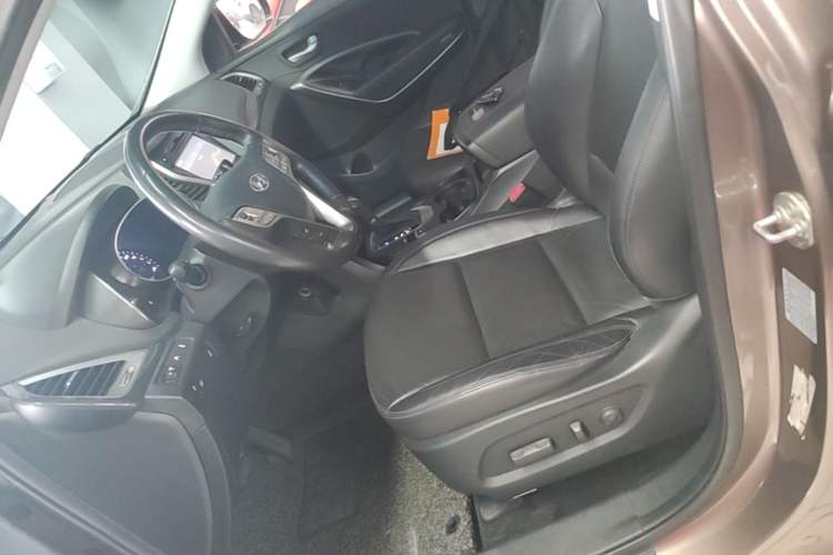 Used Hyundai Santa Fe 2015 2.0T Automatic 4x4 Smart 7-Seater Left Front Seat