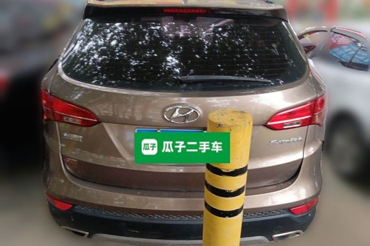 Used Hyundai Santa Fe 2015 2.4L Automatic Two-Wheel Drive Comfort Edition 5 Seats Rear